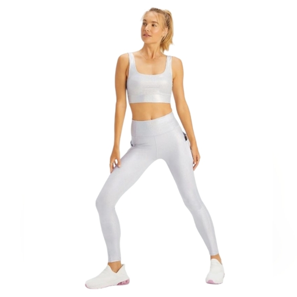 Fabletics Harlyn Medium Impact Sports Bra Silver Glitter Hologram Size Medium - Picture 1 of 7